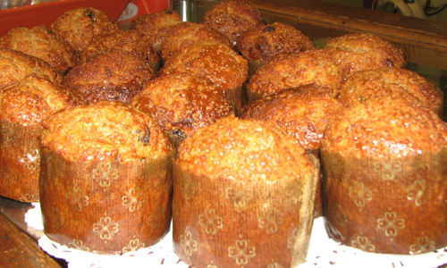 Sandi’s Breads offer 30+ varieties of muffins that are well-known for their deep flavor and light texture. Muffins